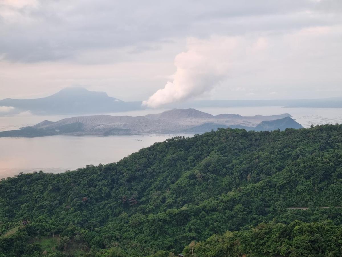 4 Pax Tagaytay Prime Staycation Wifi Netflix And Light Cooking Free Viewdeck 따가이따이 외부 사진